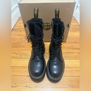 Basically like BRAND NEW! Worn twice!
DR. MARTENS JADON HI BOOT SMOOTH PLATFORMS